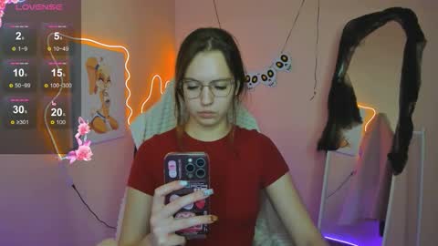 Snapshot of shalinamontana chatting on 11.01.25 Vivian online show from 11.01.25