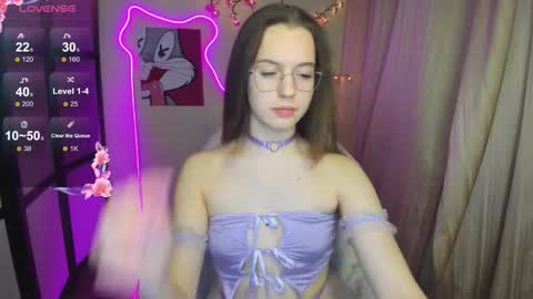 Snapshot of shalinamontana chatting on 11.13.25 Vivian online show from 11.13.25