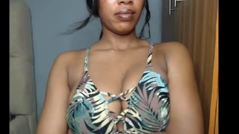 Snapshot of shallie_x chatting on 08.03.26 ESTHER online show from 08.03.26