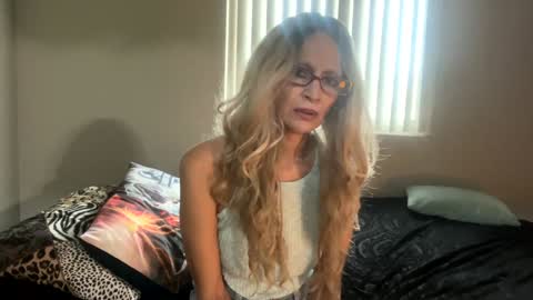 Snapshot of shamanwoman chatting on 12.22.24 Shaman Woman online show from 12.22.24