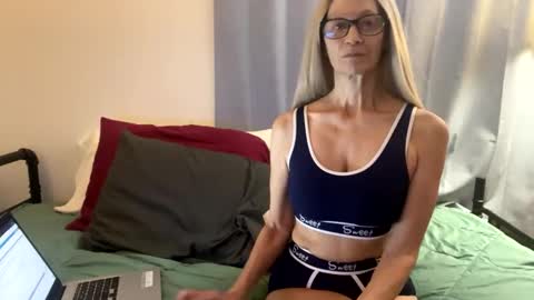 Snapshot of shamanwoman chatting on 01.15.26 Shaman Woman online show from 01.15.26