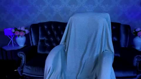 Lessi online show from 10.24.25