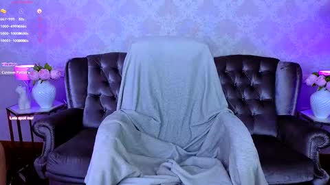 Lessi online show from 11.22.25