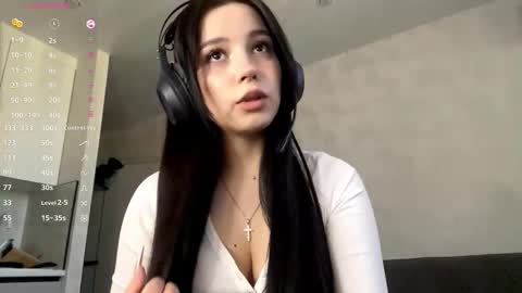 Viola online show from 11.24.25