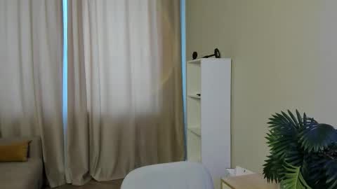 me name is Mia online show from 02.11.26