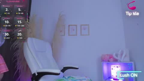   online show from 10.05.25