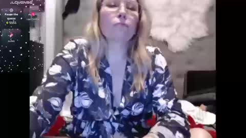 Shannon07 online show from 10.20.25