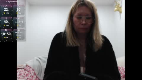 Snapshot of shannon07 chatting on 06.13.26 Shannon07 online show from 06.13.26