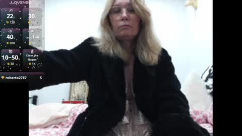Snapshot of shannon07 chatting on 06.17.26 Shannon07 online show from 06.17.26