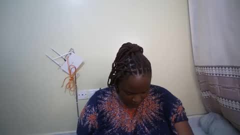 Snapshot of shanny_123 chatting on 11.21.25 shanny_123 online show from 11.21.25