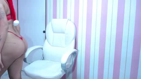 Snapshot of shantal_luw chatting on 12.24.24 shantal online show from 12.24.24