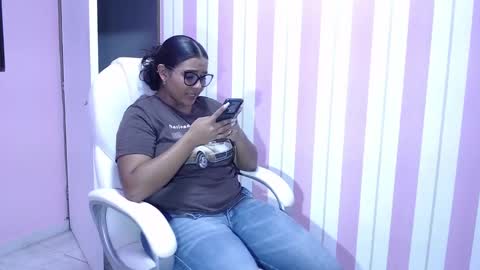 Snapshot of shantal_luw chatting on 12.30.24 shantal online show from 12.30.24