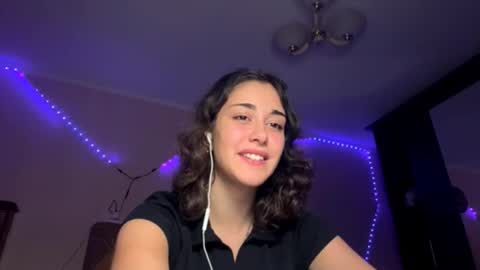 Snapshot of shantellemagnotta chatting on 10.29.25 Shantel online show from 10.29.25