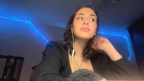 Snapshot of shantellemagnotta chatting on 11.02.25 Shantel online show from 11.02.25