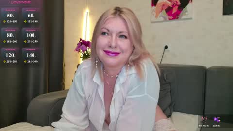 Snapshot of shantimoon chatting on 05.25.26 Natalya online show from 05.25.26