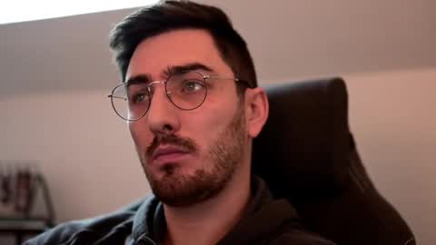 Snapshot of shape80 chatting on 12.05.24 frenchy boy online show from 12.05.24