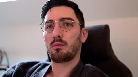 Snapshot of shape80 chatting on 12.08.24 frenchy boy online show from 12.08.24