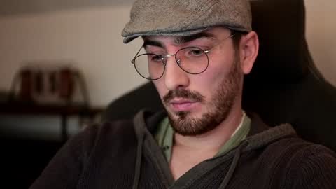 Snapshot of shape80 chatting on 12.09.24 frenchy boy online show from 12.09.24