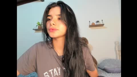 Snapshot of shara_jones chatting on 12.19.24 Sara online show from 12.19.24