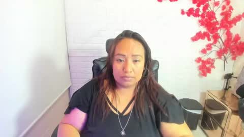 Shara Oz online show from 07.12.26