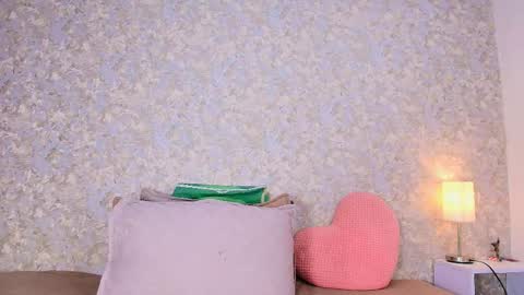 Snapshot of sharlott_kiss chatting on 10.22.25 Sharlott online show from 10.22.25