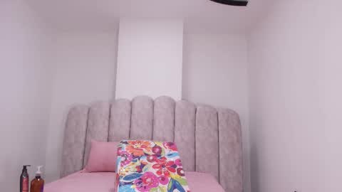 Snapshot of sharlott_kiss chatting on 12.03.25 Sharlott online show from 12.03.25