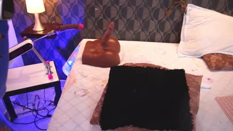 Sharom  online show from 10.25.25