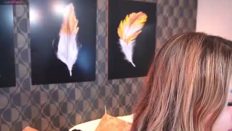 Snapshot of sharomross chatting on 07.12.26 Sharom online show from 07.12.26