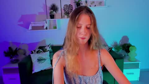 Snapshot of sharonevansi chatting on 02.08.25 Sharon online show from 02.08.25