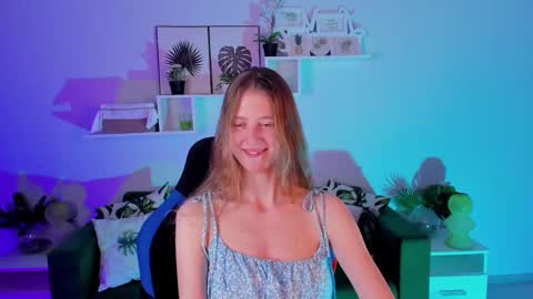 Snapshot of sharonevansi chatting on 02.08.25 Sharon online show from 02.08.25