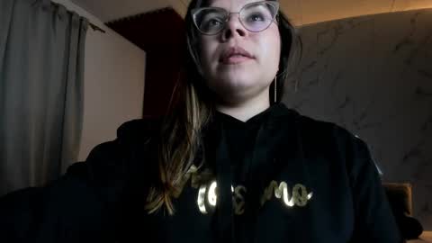 SASHA BLOOM online show from 09.14.25