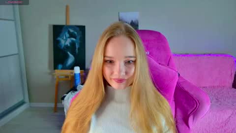 Snapshot of shawty_mia chatting on 11.28.25 Shawty Mia online show from 11.28.25