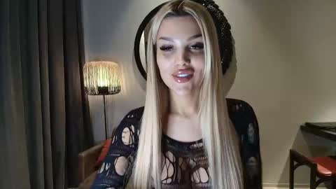 Snapshot of shayblonde chatting on 10.02.25 shayblonde online show from 10.02.25