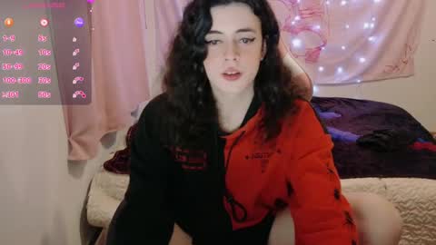 Snapshot of shayminx chatting on 03.12.25 Shayminx online show from 03.12.25