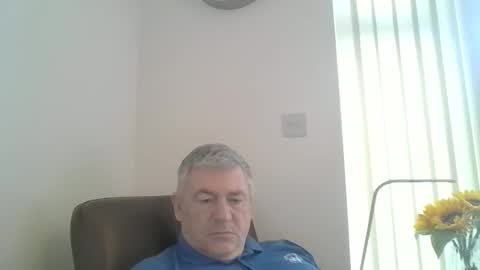 Snapshot of she52 chatting on 01.15.25 she52 online show from 01.15.25