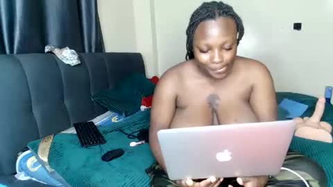 shee13 online show from 12.22.25