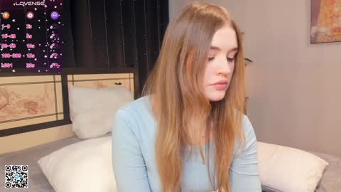 Snapshot of sheenaeast chatting on 01.08.25 Violet online show from 01.08.25