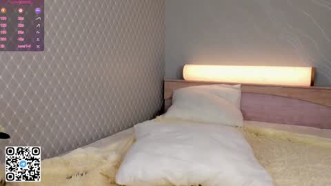 Snapshot of sheenaeast chatting on 01.29.25 Violet online show from 01.29.25