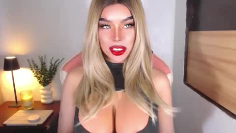 sheenafrost online show from 04.04.26