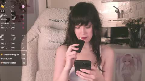 Snapshot of sheeny_shy chatting on 12.19.24 Chiara online show from 12.19.24