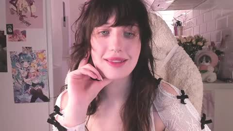 Snapshot of sheeny_shy chatting on 12.26.24 Chiara online show from 12.26.24