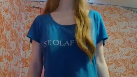 Snapshot of shelikessoymilk chatting on 10.16.25 Erika online show from 10.16.25