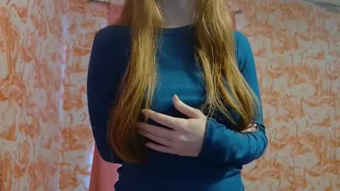 Snapshot of shelikessoymilk chatting on 10.23.25 Erika online show from 10.23.25