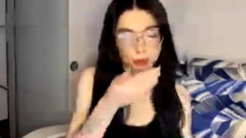 Snapshot of shellierosenau chatting on 04.10.26 Alice online show from 04.10.26