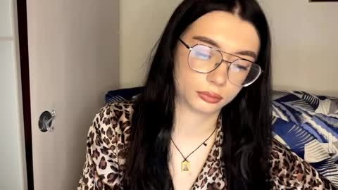 Snapshot of shellierosenau chatting on 04.13.26 Alice online show from 04.13.26