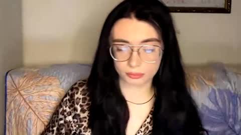 Snapshot of shellierosenau chatting on 04.15.26 Alice online show from 04.15.26