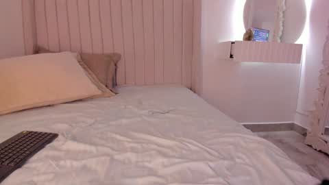 shelynna_azzul online show from 01.02.25