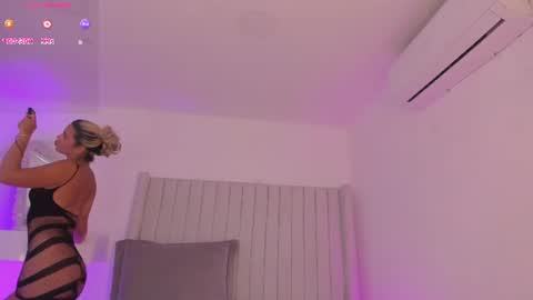 shelynna_azzul online show from 06.20.26