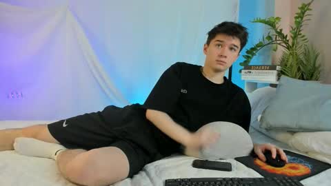 Max online show from 02.25.26