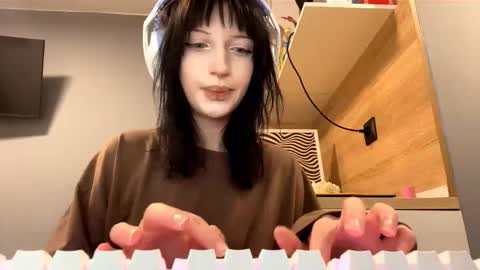 Snapshot of sherronauzat chatting on 11.30.25 sherronauzat online show from 11.30.25